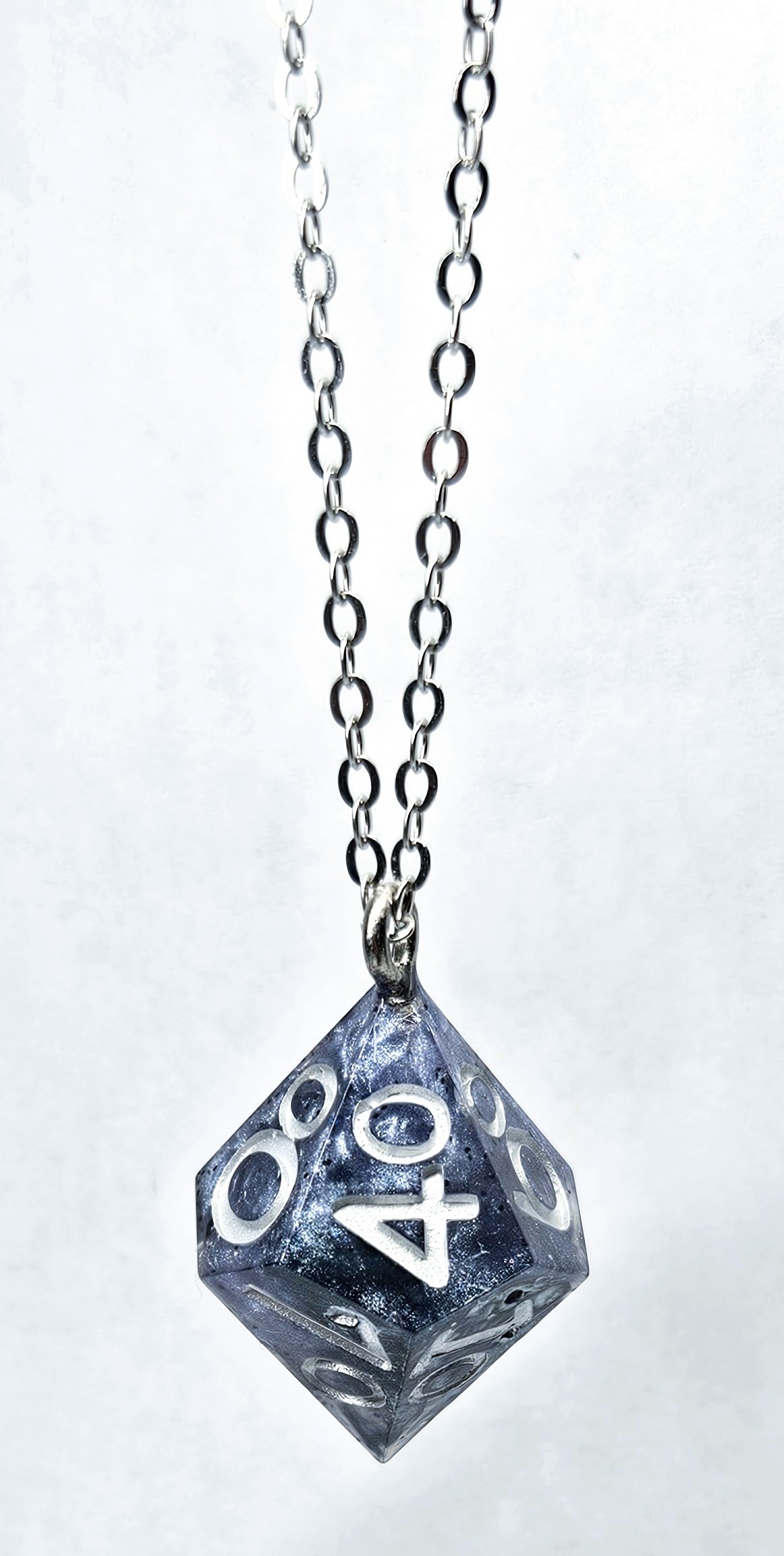 SHIFTING SHADOWS %D Necklace